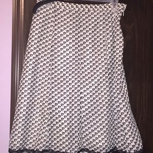Pierre Cardin Black & white skirt. Size 6.